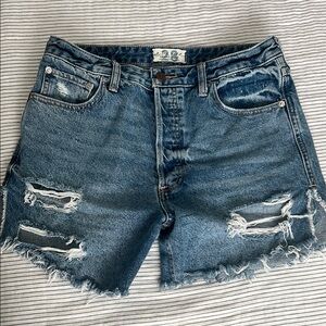 We The Free Baggy Tomboy Blue Distressed Jean Shorts Size 28